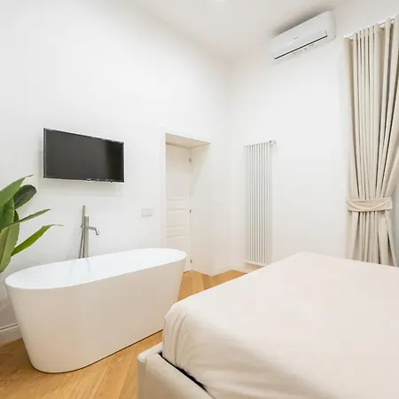Apartment Aristocrat Chiaia Bridge Naples